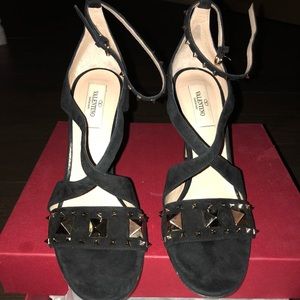 Never worn Valentino Lovestud strappy heel